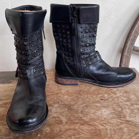 UGG Black Leather Studded Mid-Calf Boots Shearling Lined Innersole Woman's 7.5 - Picture 11 of 14